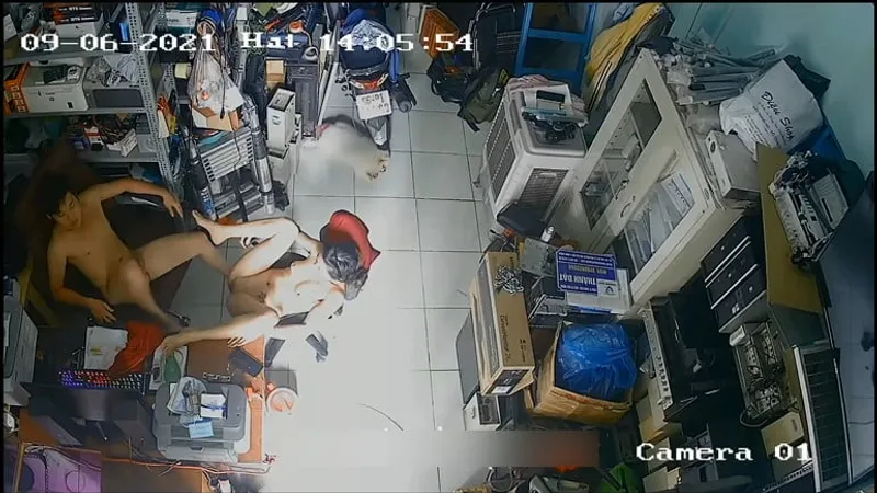 Cô vợ Anh xã nện nhau trong của cặc máy tính